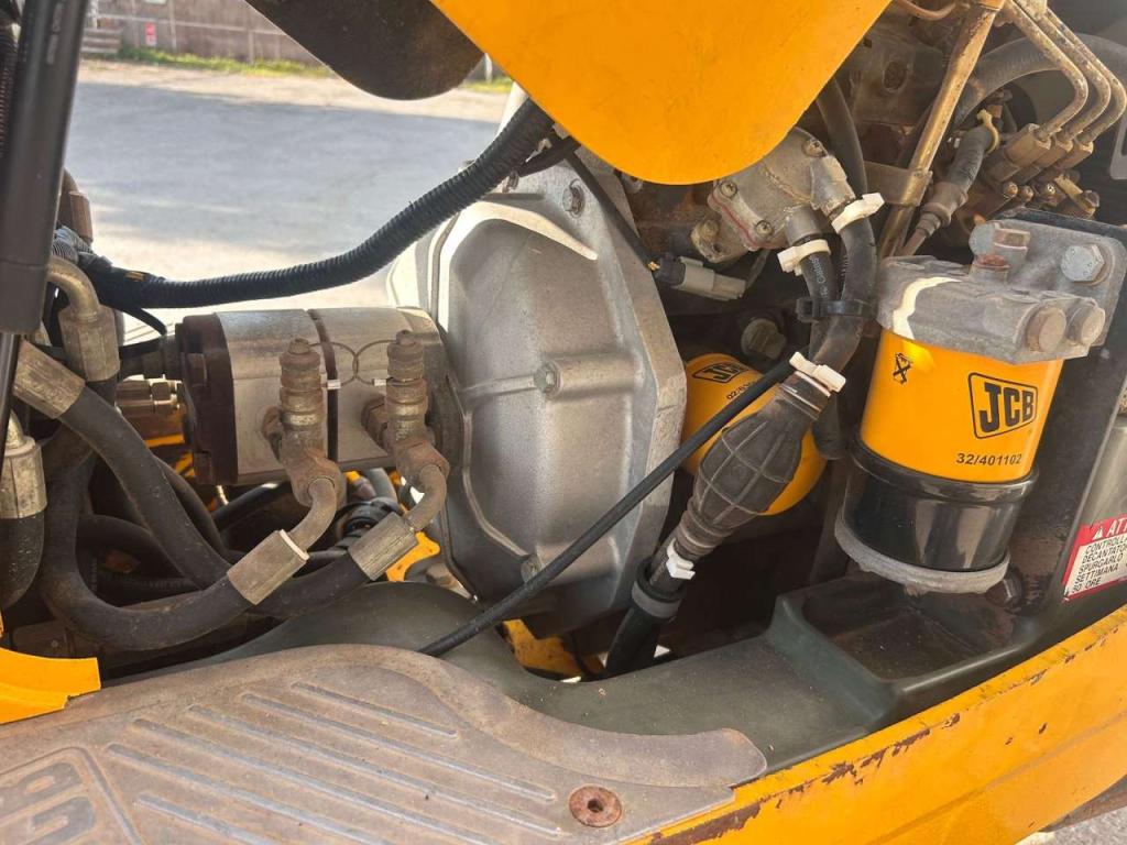 JCB 801.10 Photo 7