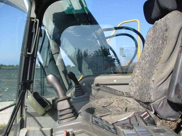 Volvo EC140B LC Photo 16