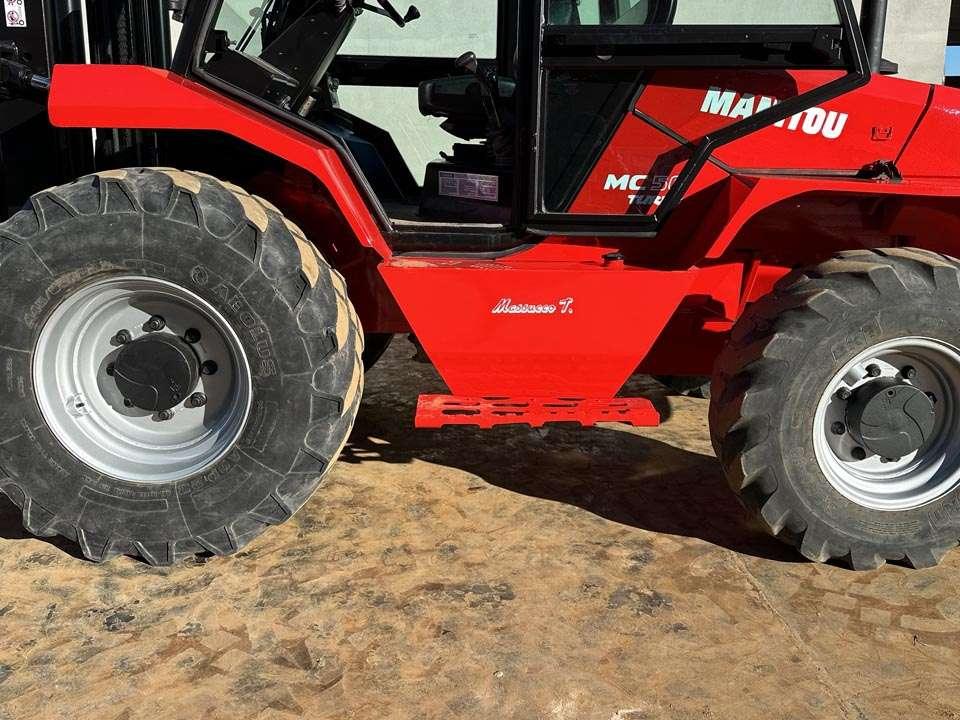 Manitou M50-4 4x4 Photo 12