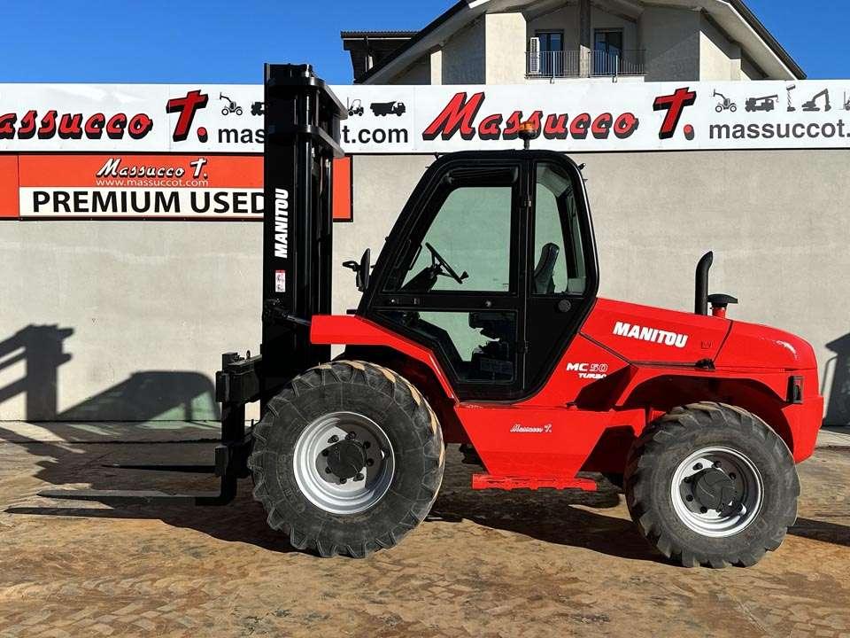 Manitou M50-4 4x4 Photo 3