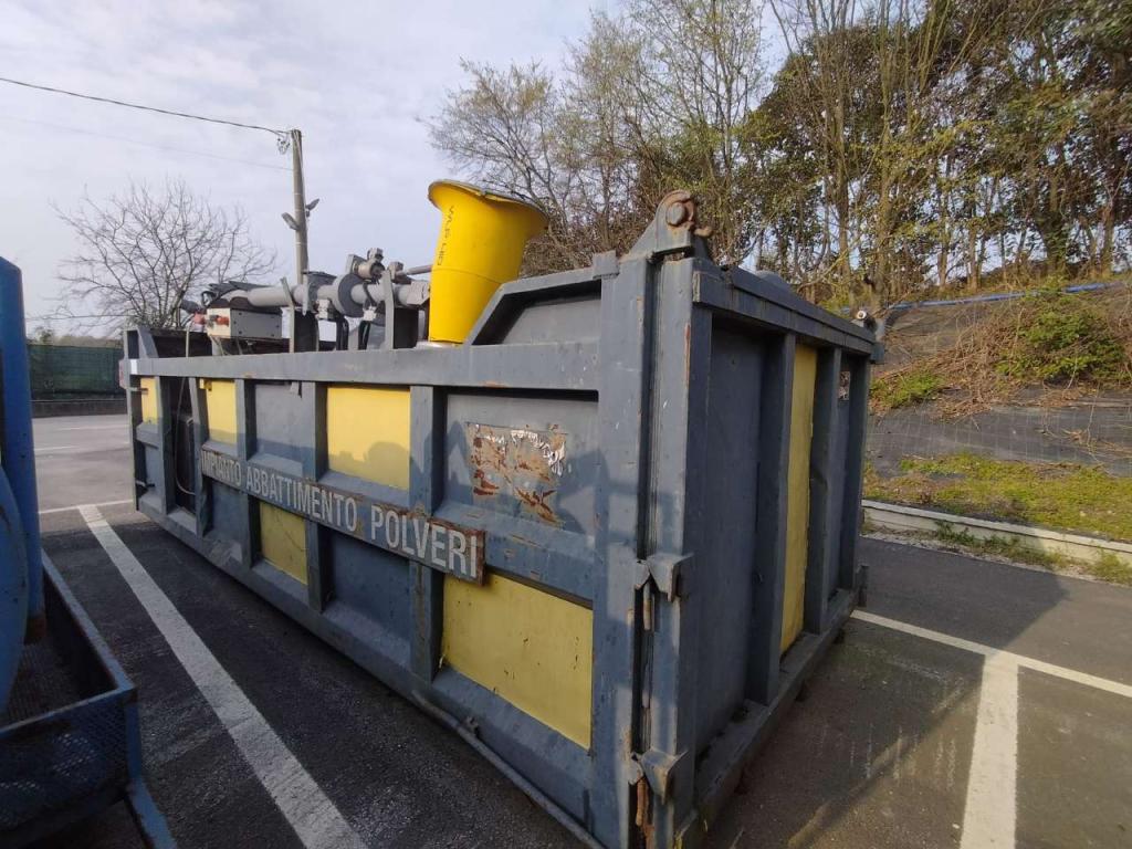 Roll-off container Photo 1