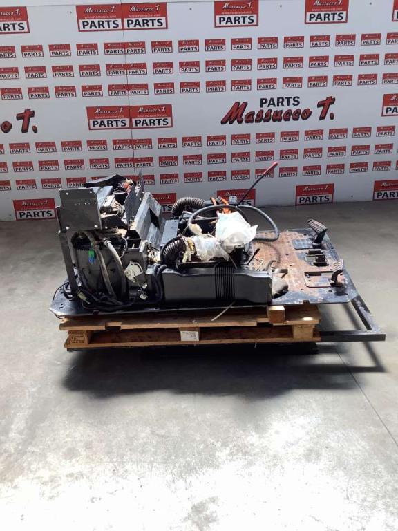 Cabin base for Hitachi EX 135 Photo 1
