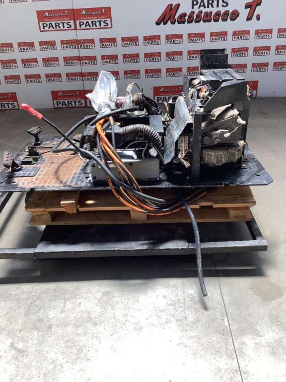 Cabin base for Hitachi EX 135 Photo 3