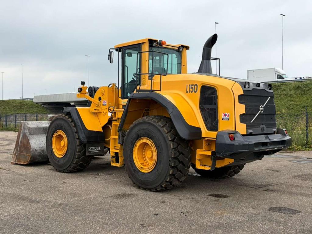 Volvo L150G Photo 3