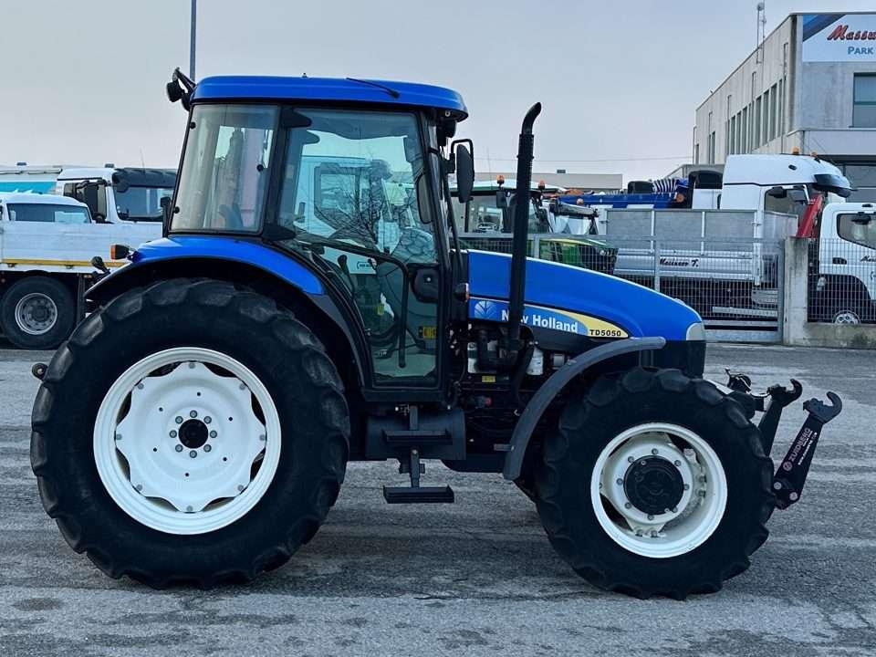 New Holland TD5050 4X4 Photo 13