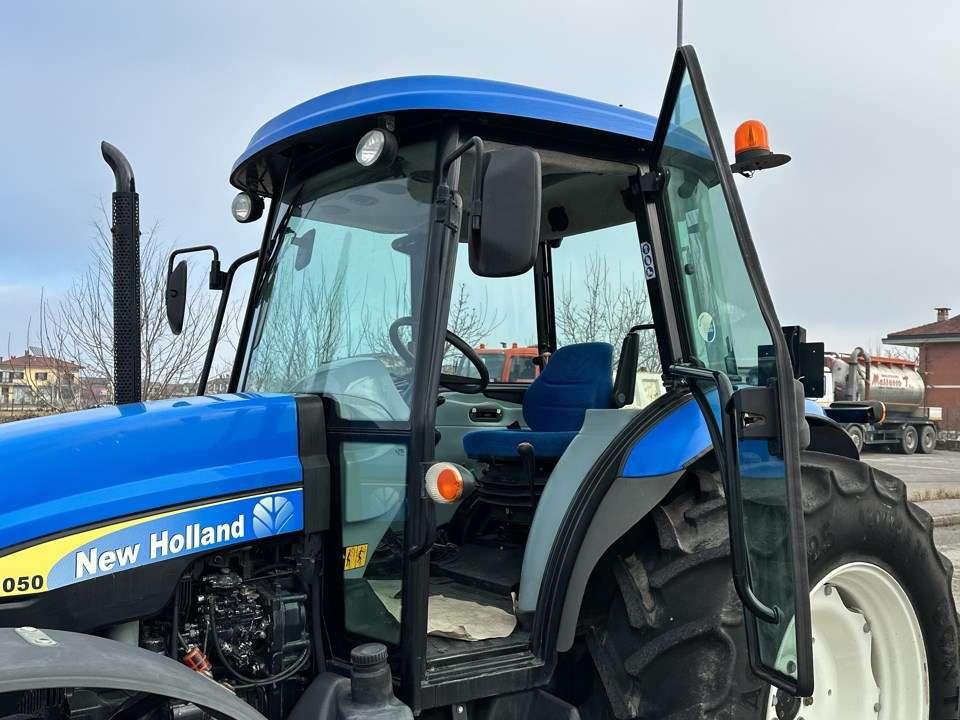 New Holland TD5050 4X4 Photo 8