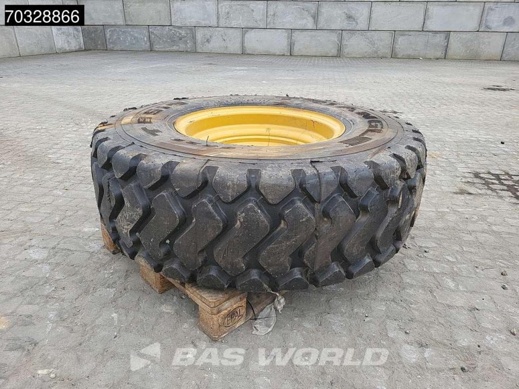Caterpillar 918 M Bucket + Forks Photo 30