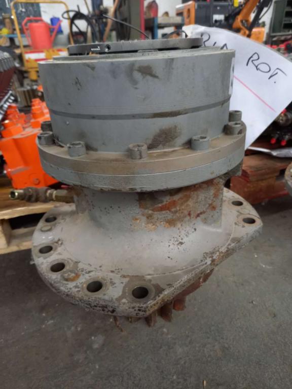Hitachi Swing drive for Hitachi ZX470 Photo 3
