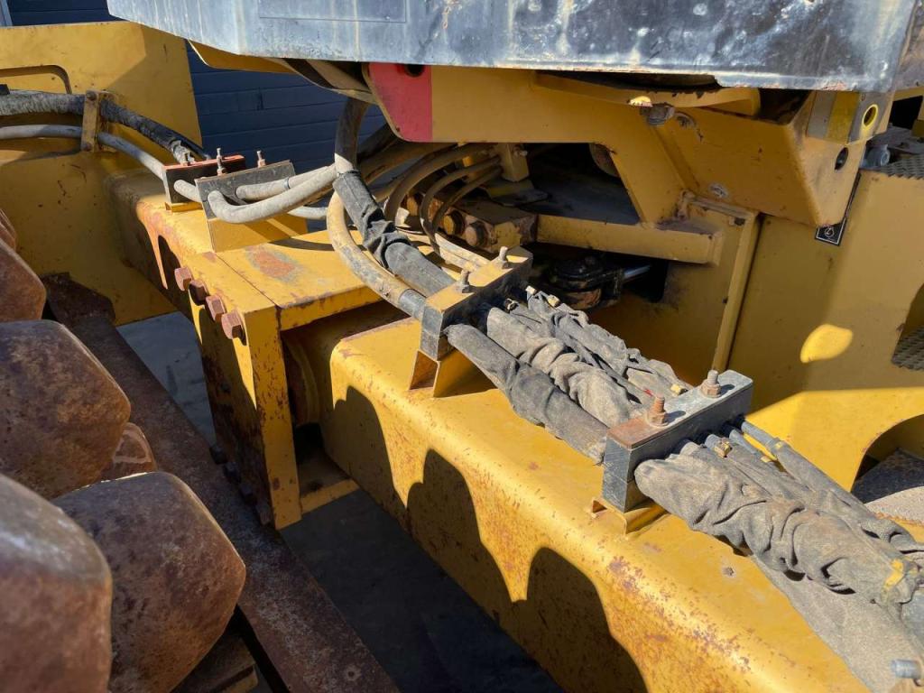 Caterpillar CP64 Photo 12