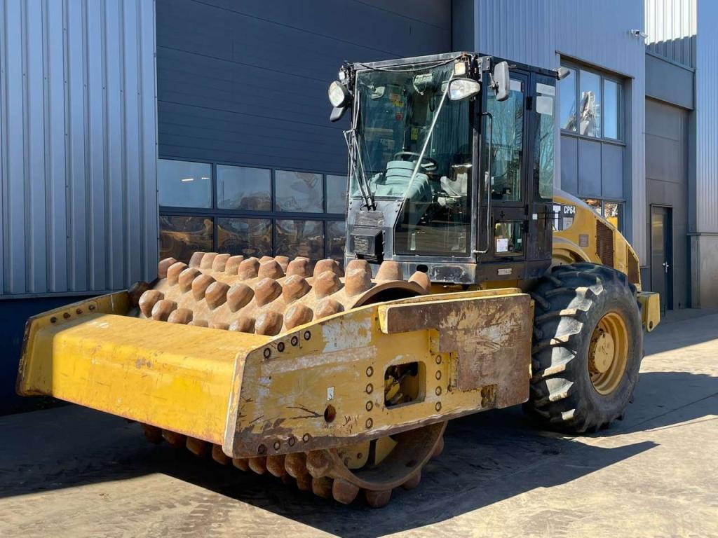 Caterpillar CP64 Photo 2