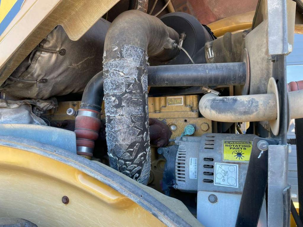 Caterpillar CP64 Photo 21