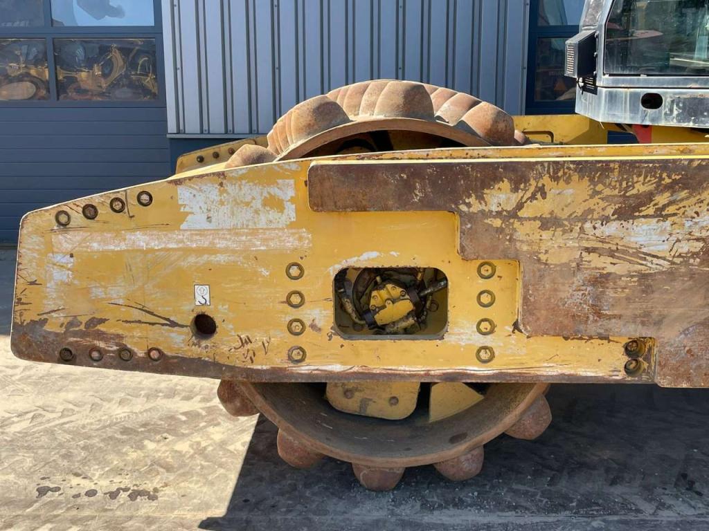 Caterpillar CP64 Photo 8