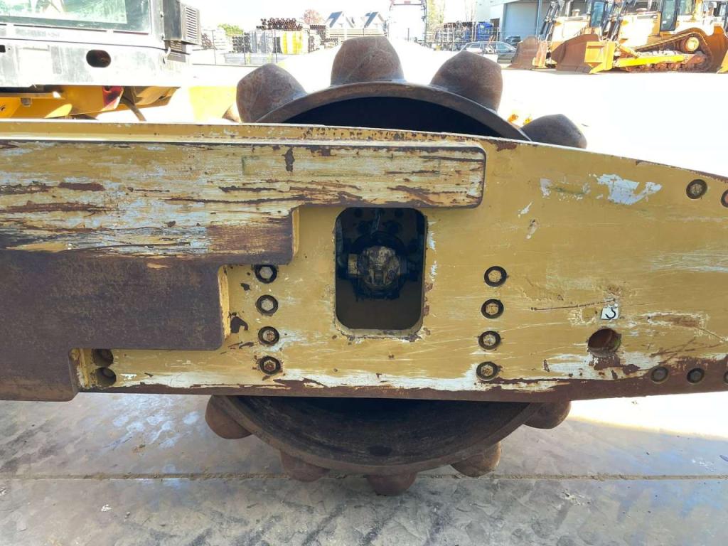Caterpillar CP64 Photo 9