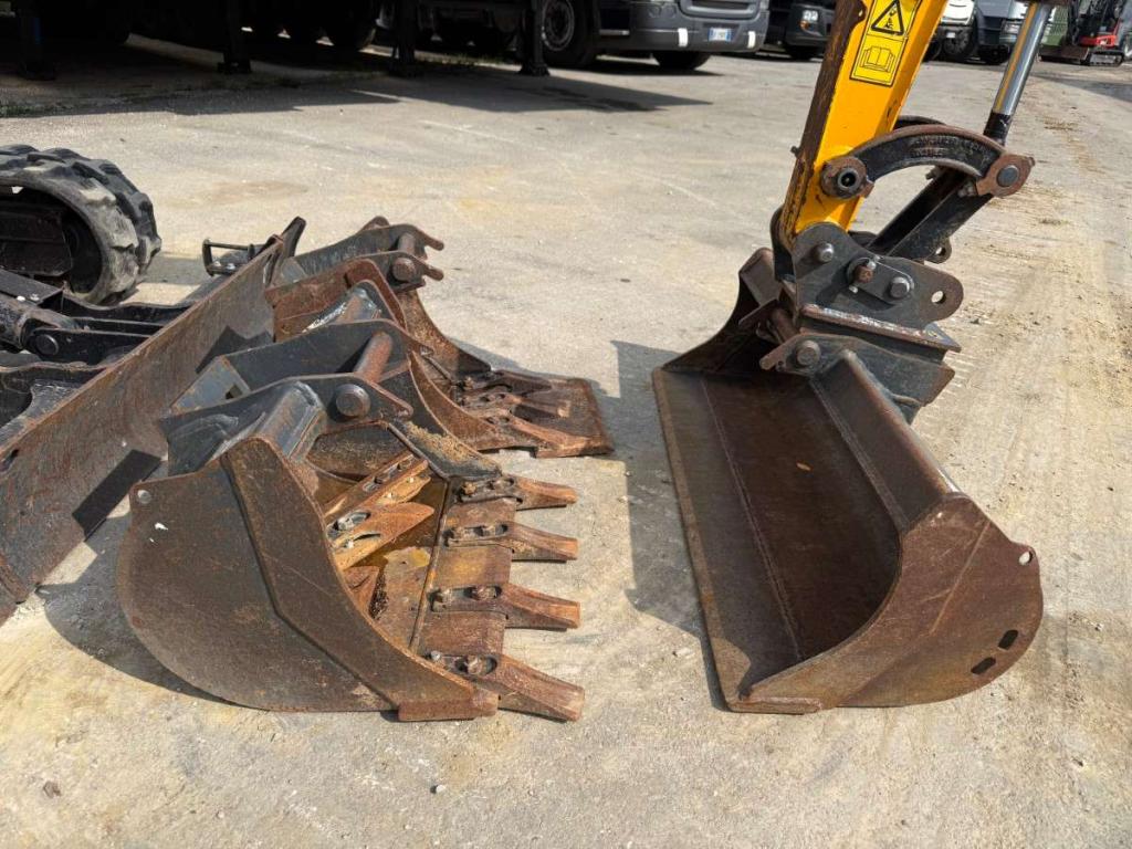 JCB 18 Z-1 Photo 9