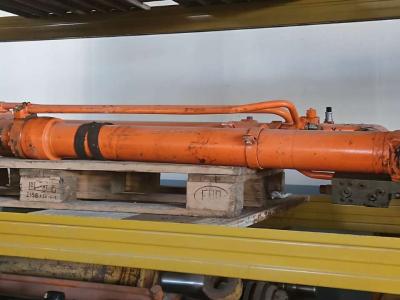 Piston for Hitachi zx210 sold by Off Meccaniche Bonanni di B.