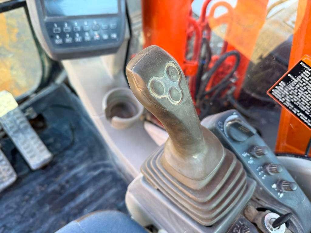 Hitachi ZX130-3 - Hammer Lines / Quick Coupler Photo 11