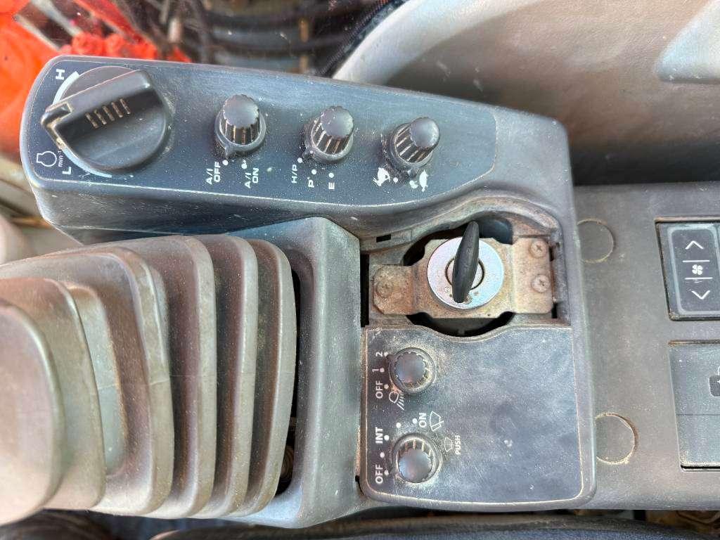 Hitachi ZX130-3 - Hammer Lines / Quick Coupler Photo 12