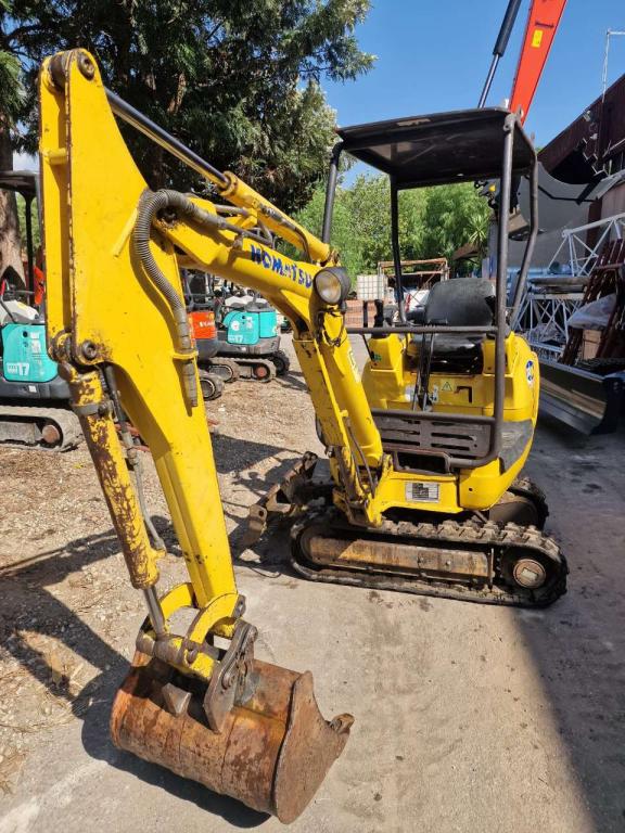 Komatsu PC12 R-8 Photo 2