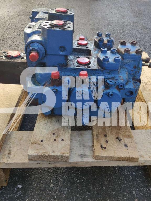 Hydraulic distributor for Hitachi LX 145 Photo 1