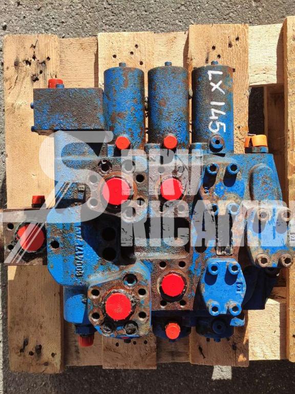 Hydraulic distributor for Hitachi LX 145 Photo 2