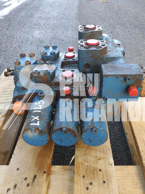 Hydraulic distributor for Hitachi LX 145 Photo 4