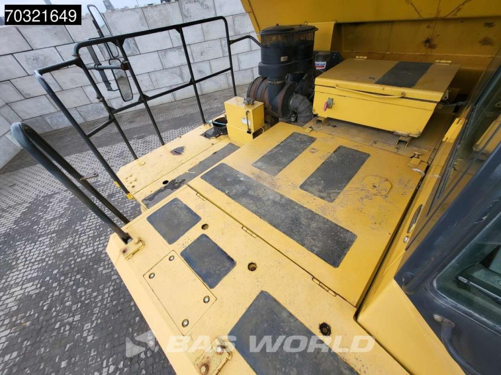 Komatsu HD605 -7E0 Photo 13
