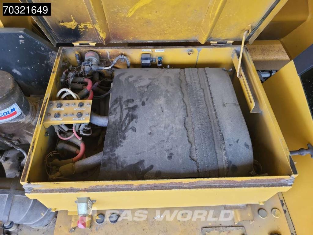 Komatsu HD605 -7E0 Photo 18