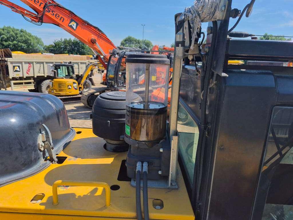 Caterpillar 326FL Photo 24