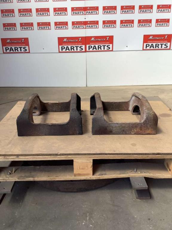 Undercarriage spare parts for Hitachi ZX160LC Photo 2