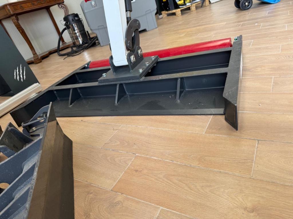 Grading beam Photo 3