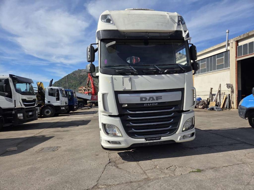 Daf XF460 Photo 18