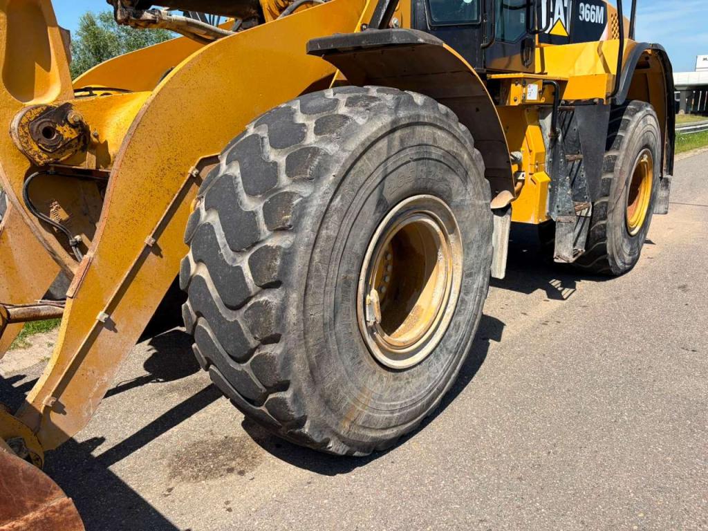 Caterpillar 966M Photo 11