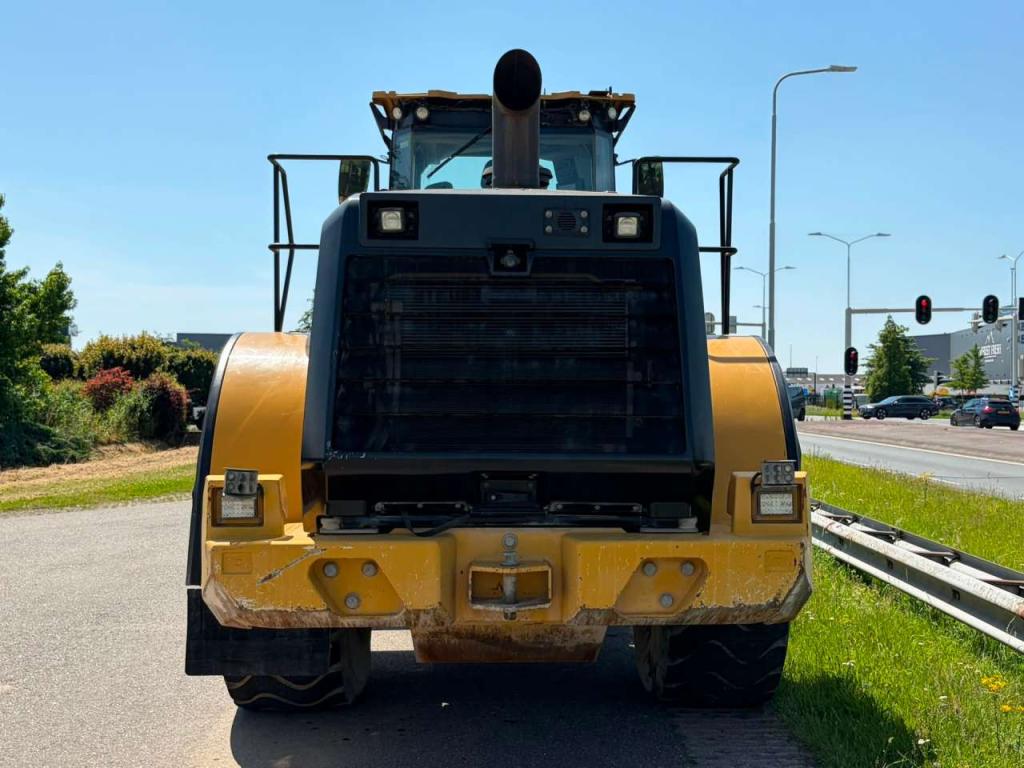 Caterpillar 966M Photo 4