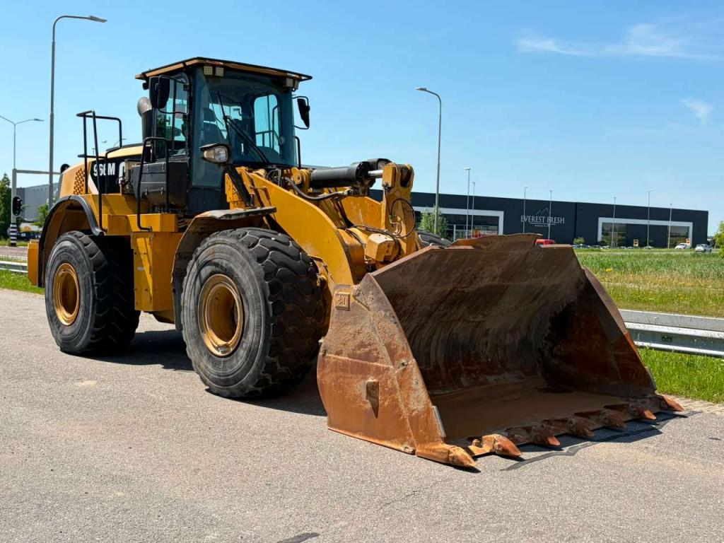 Caterpillar 966M Photo 7