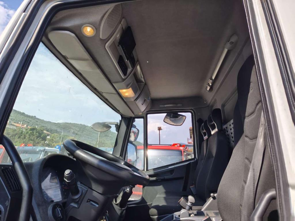 Iveco EUROCARGO 120-190L Photo 10