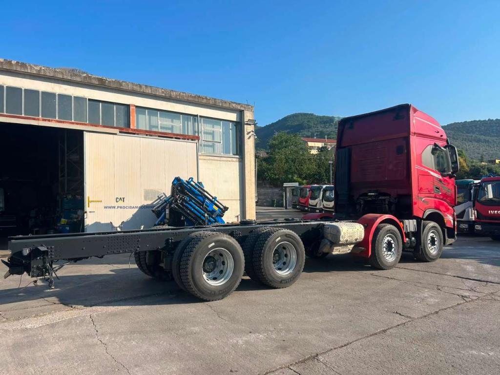 Iveco X-WAY 570 Photo 11