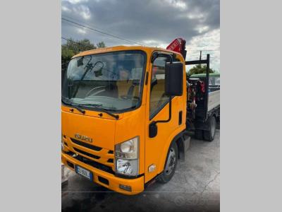 Isuzu con gru sold by Machinery Scanner