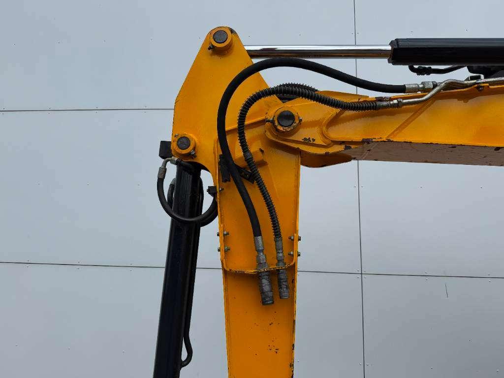 JCB 48Z-1 - Hammer Lines / Quick Coupler Photo 15
