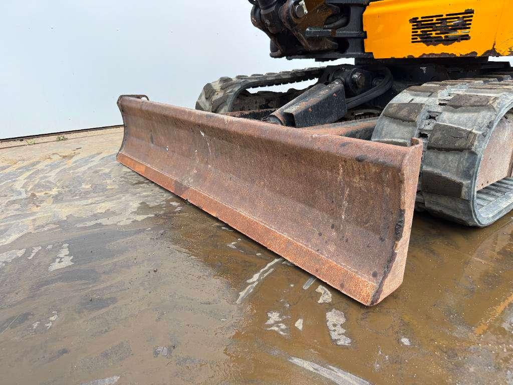 JCB 48Z-1 - Hammer Lines / Quick Coupler Photo 20