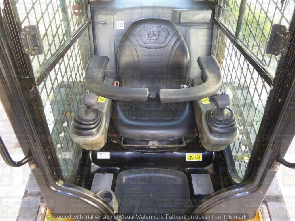 Caterpillar 239D HF Photo 19