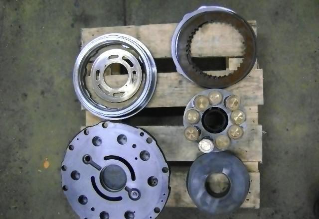 Translation motor for New Holland E 215 Photo 1
