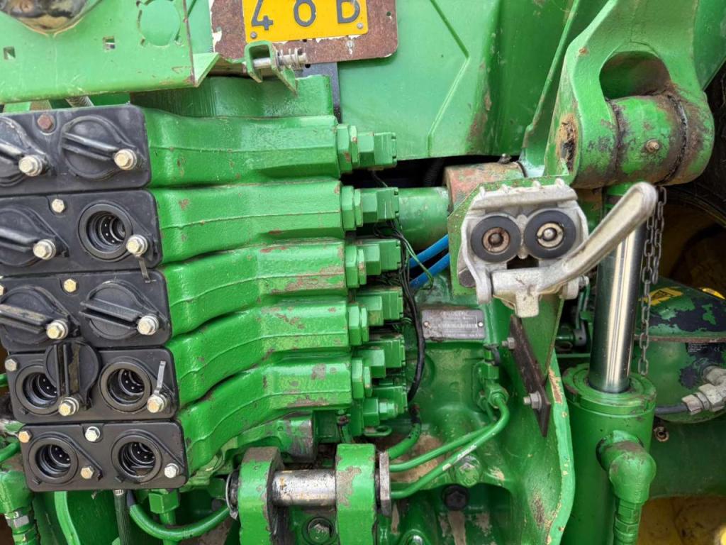 John Deere 8200 Photo 10