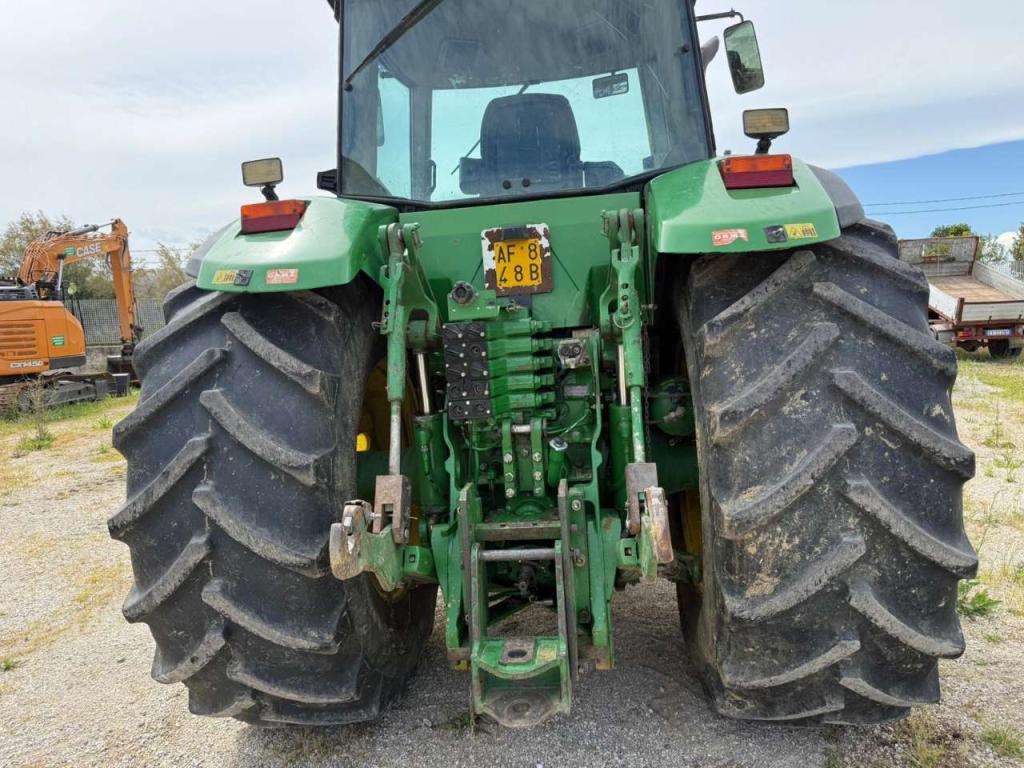 John Deere 8200 Photo 3