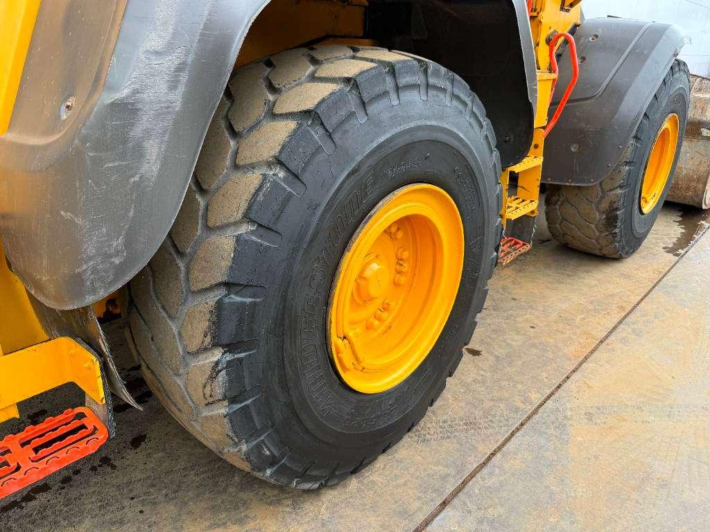 Volvo L120H - 3rd Function / Quick Coupler Photo 25