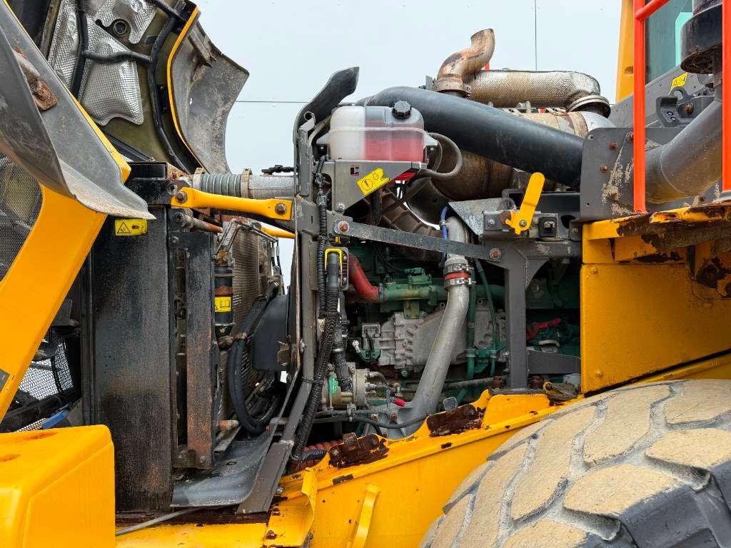 Volvo L120H - 3rd Function / Quick Coupler Photo 29