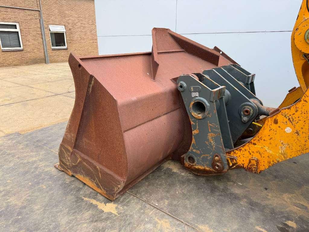 Liebherr L580 - Automatic Greasing / Heated Seat Photo 16