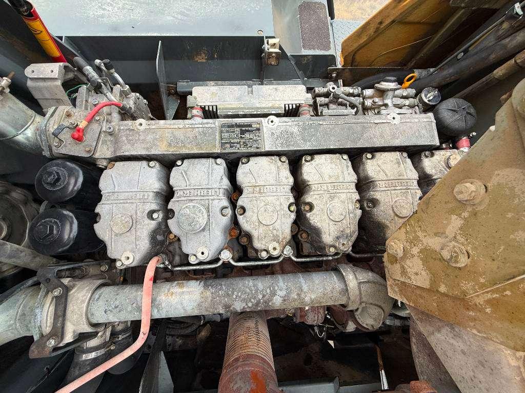 Liebherr L580 - Automatic Greasing / Heated Seat Photo 29