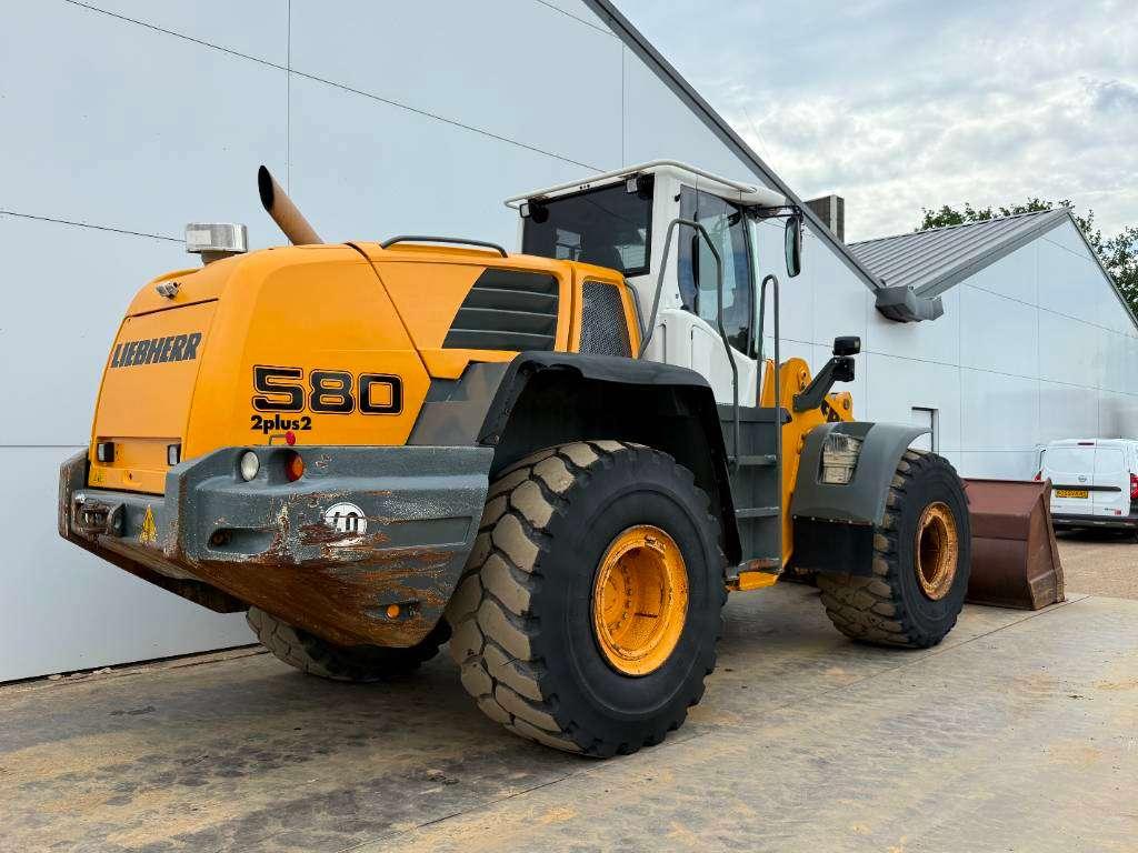 Liebherr L580 - Automatic Greasing / Heated Seat Photo 5