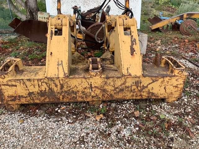 Rear ripper Photo 1