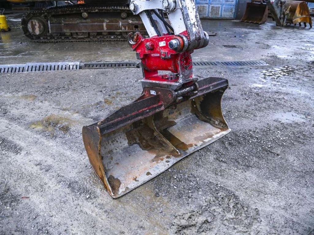 Takeuchi TB175W Photo 14